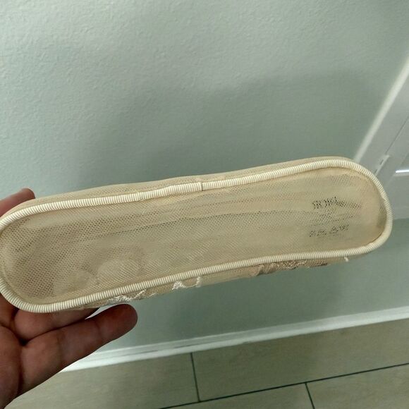 Brand new dior Floral Embroidered make up bag with box - Picture 4 of 4